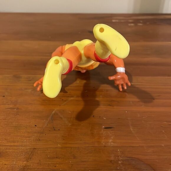 Vintage Hasbro Hulk Hogan Figure - Picture 6 of 9